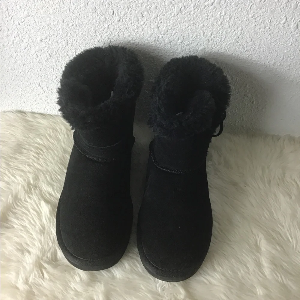 Lamo black suede winter boots size 6